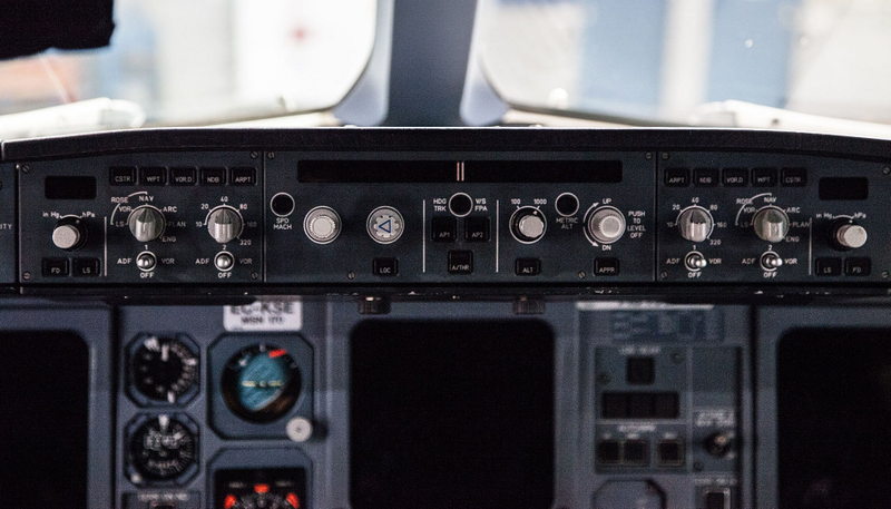 Panel de control del piloto automático de un Airbus A340 . Wikimedia Commons